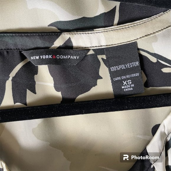 New York and Company Satin Modern Floral Blouse - Picture 3 of 3